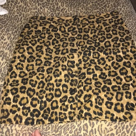 RALPH LAUREN size 14 Leopard print, button down skirt with pockets Aragon print