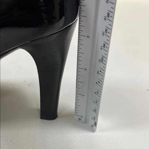 Ralph Lauren Women's Classic Black Patent Leather 3 1/2&quot; Heels, Size 8B,