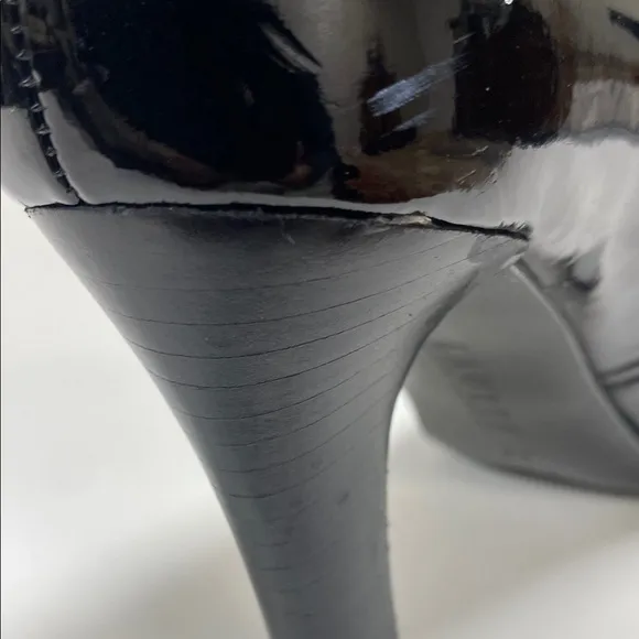 Ralph Lauren Women's Classic Black Patent Leather 3 1/2&quot; Heels, Size 8B,