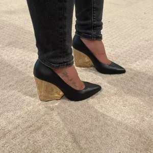 RAOUL Gun Metal Pointed Toe Wedges Block  Heel Pumps Black Size 36.5, USA 6.5