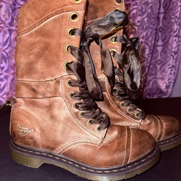 RARE Dr. Marten Triumph Floral Fold- Over Lace up boots