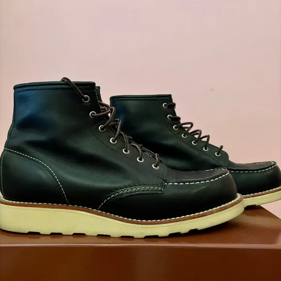 Red Wing Shoes Women’s 6 Inch Classic Moc