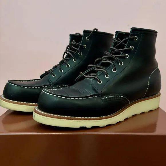 Red Wing Shoes Women’s 6 Inch Classic Moc