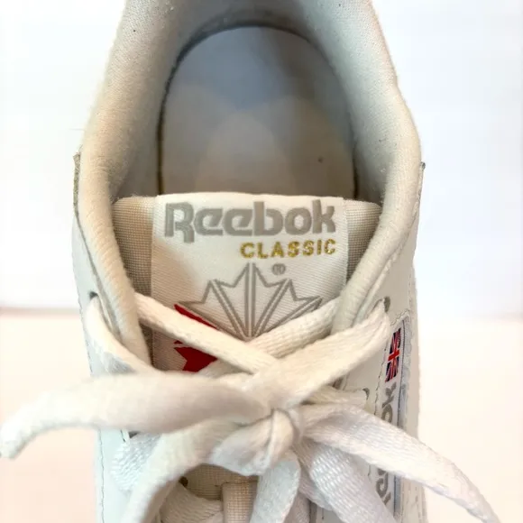 Reebok Classic Leather White Lace Up Sneaker Gum Sole Women's US 9 EU 40