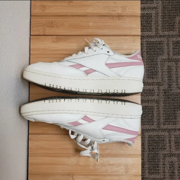 REEBOK Club C Classic White and Baby Pink Women's Size 8.5 Shoes