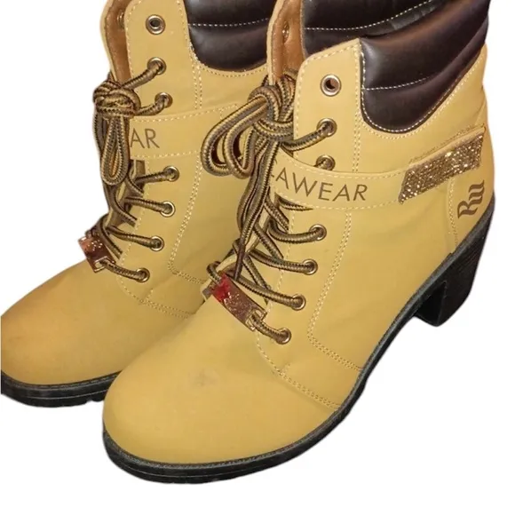Rocawear synthetic tan lace up boots