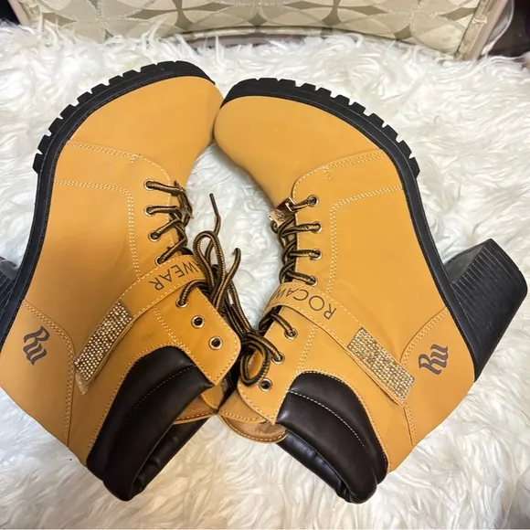 Rocawear synthetic tan lace up boots