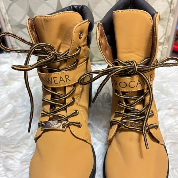Rocawear synthetic tan lace up boots