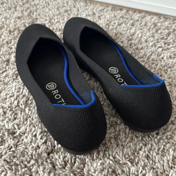 Rothys 10 The Flat Round Toe in Black