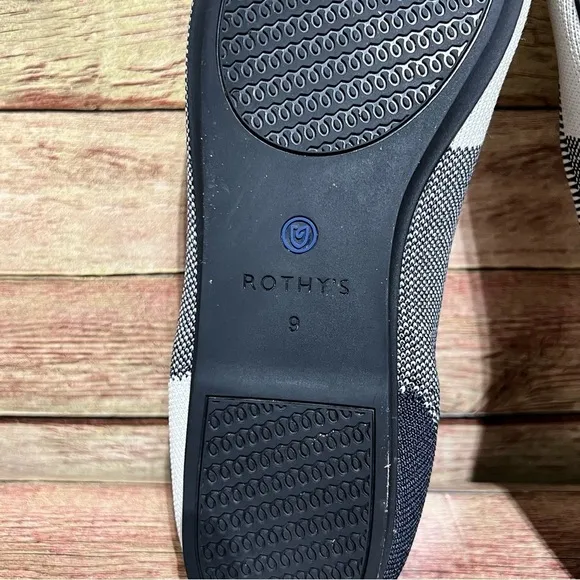 Rothy’s Captoe Round Flats