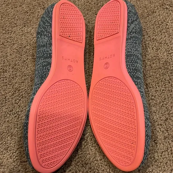 Rothy’s Grey round toe slip on ballet flats size 8