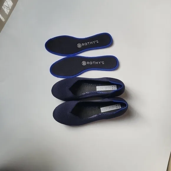 Rothy's Maritime Round toe Navy blue flats size W7.5.