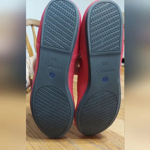 Rothy's retired hit pink round flats size 10.5