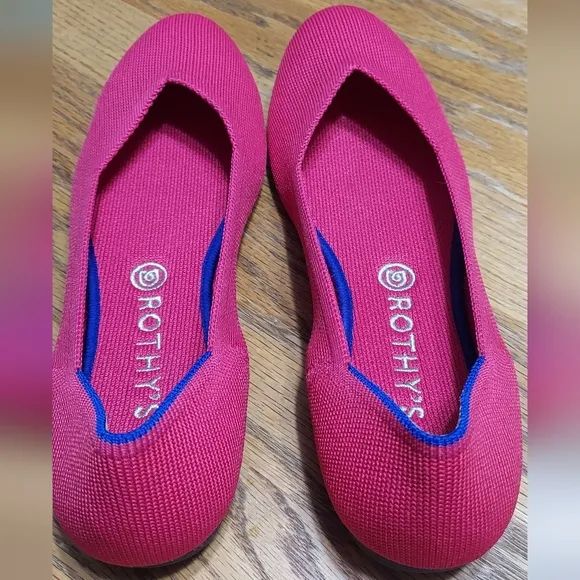 Rothy's retired hit pink round flats size 10.5