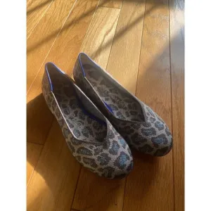 Rothy's, women's grey animal print round toe slip on flats size W7