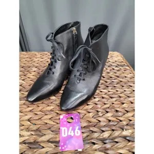 Salvatore Ferragamo Antila Ankle Boots Women's 7 Black Leather Lace Up Booties
