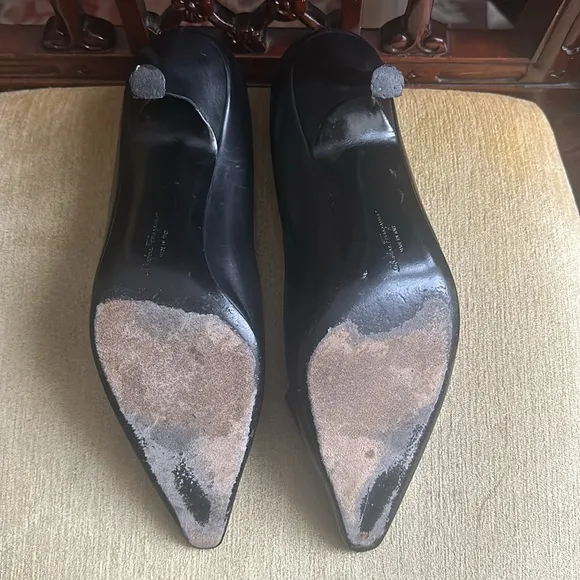 Salvatore Ferragamo Black Leather Pumps Shoes Logo Pin Size 10