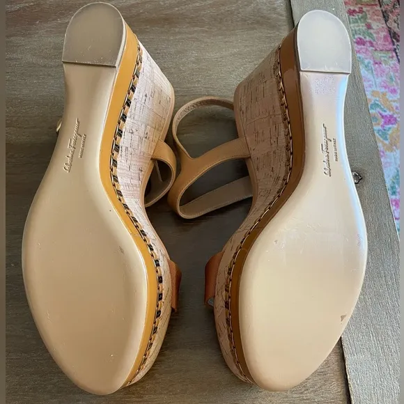🔥Salvatore Ferragamo Mollie Chain Cork Wedges Size 10🔥