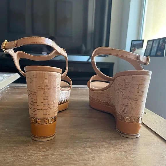 🔥Salvatore Ferragamo Mollie Chain Cork Wedges Size 10🔥