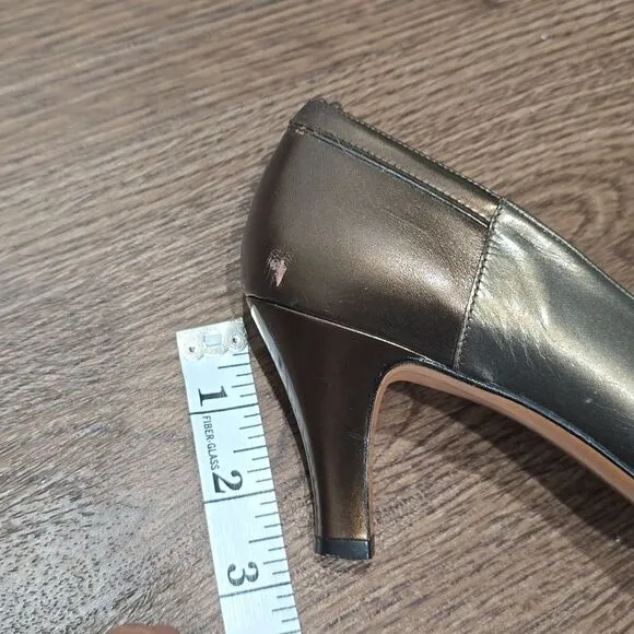 Salvatore Ferragamo two-toned shoes size 8B
