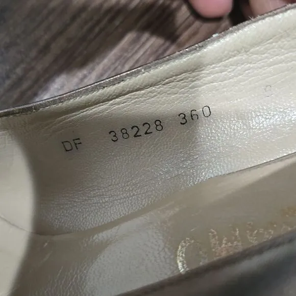Salvatore Ferragamo two-toned shoes size 8B