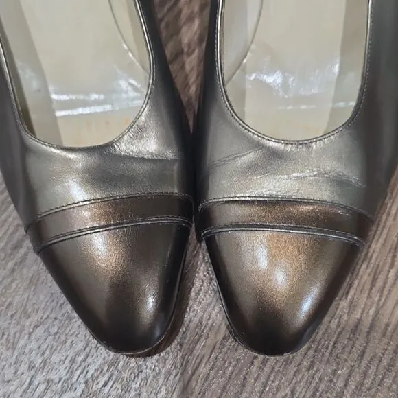 Salvatore Ferragamo two-toned shoes size 8B