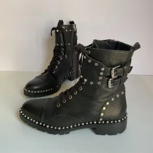 Sam Edelman Jennifer Studded Combat Boots Black Leather Size 7.5 Moto Lace-Up