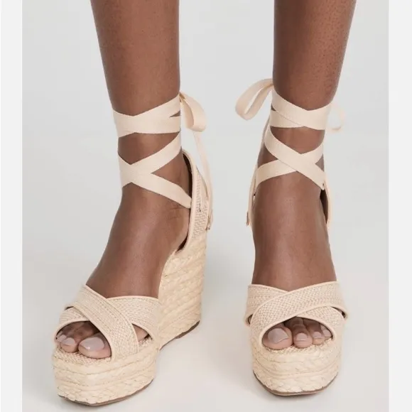 Sam Edelman NWT Vaughn Open Toe Wedges in a Tan color.