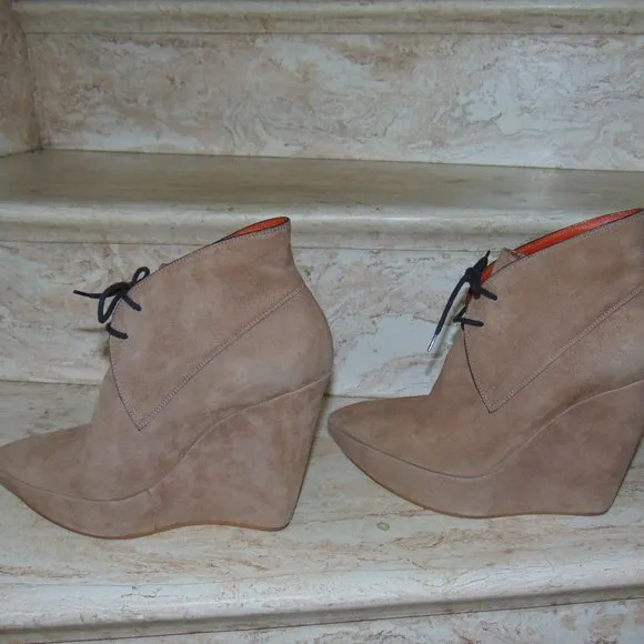 Santoni Rose Collection Camel Micro Suede Leather Lace Up Ankle Boots Wedges 9.5