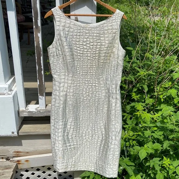 Sara Campbell Sleeveless Gold Pattern Sheath Dress Made in USA Women's Size 8