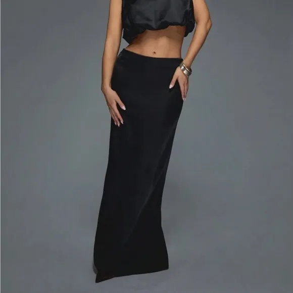 Satin maxi black fitted skirt