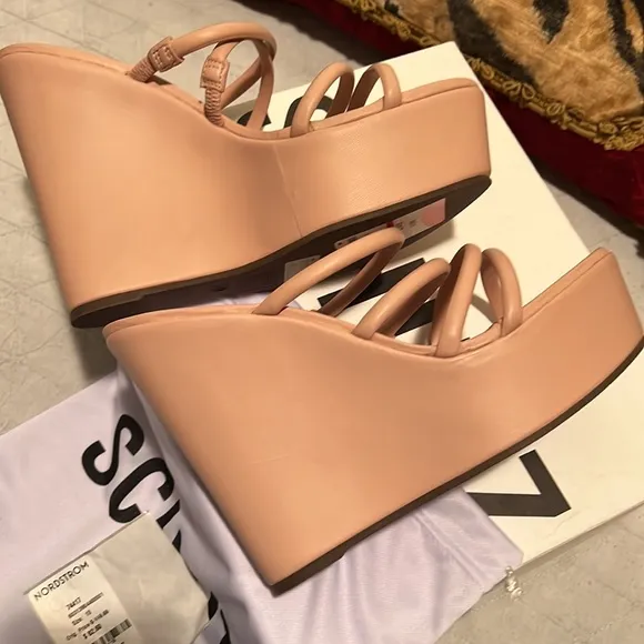 Schultz pink wedges
