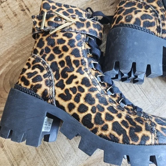 Schutz Calista Leopard Print Lace Up Platform Lug Sole Combat Boots 7.5