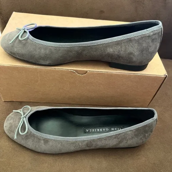 Shesday from Gabriela Flats Size 9 2/3”X 3 1/4” Grey New in box Handmade