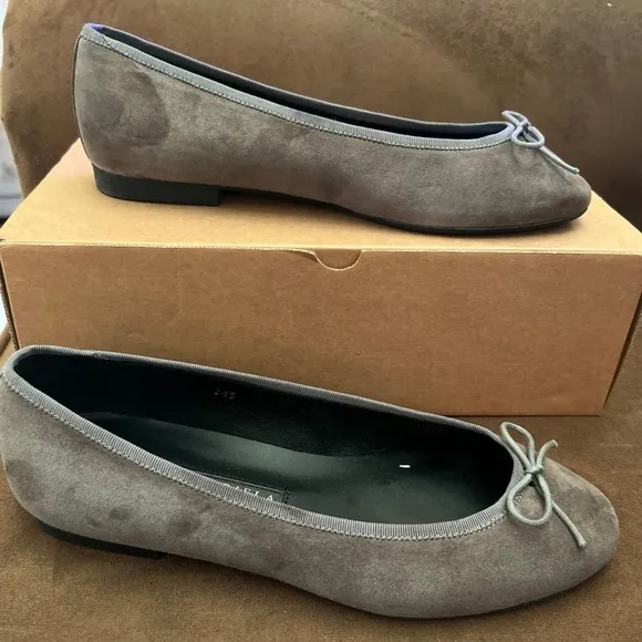 Shesday from Gabriela Flats Size 9 2/3”X 3 1/4” Grey New in box Handmade