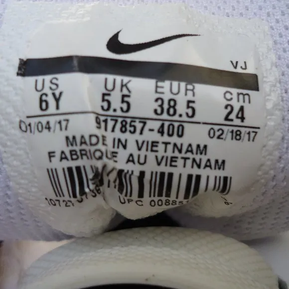 SIZE 6 Y. Nike NIKE AIR MAX Vision (GS) running sneakers shoes.