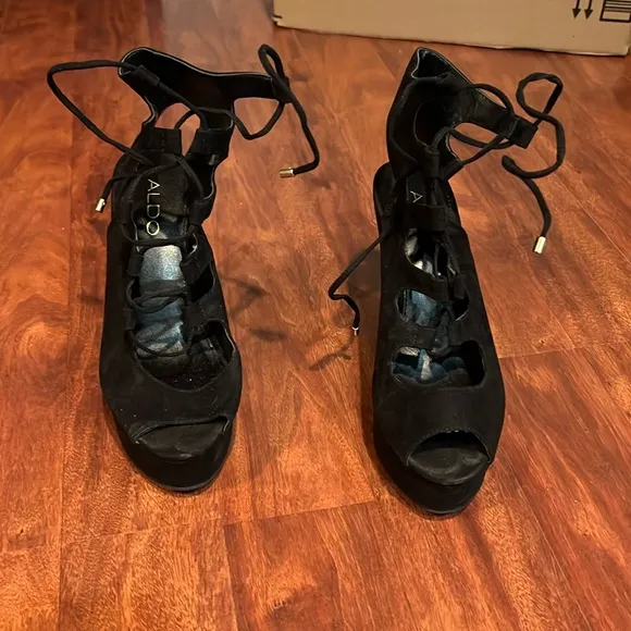size 7.5 aldo black lace up jennelle wedges open toe 5”heels
