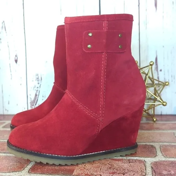 Sketchers SKCH   3 Short Red Suede Wedge Ankle Boot Booties Women's 5.5