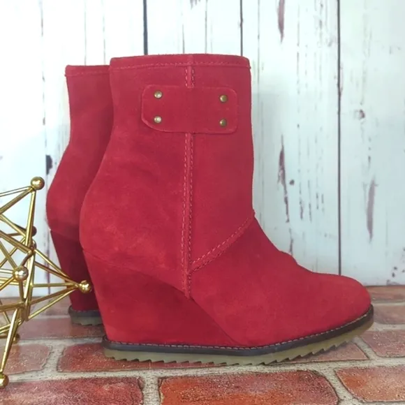 Sketchers SKCH   3 Short Red Suede Wedge Ankle Boot Booties Women's 5.5