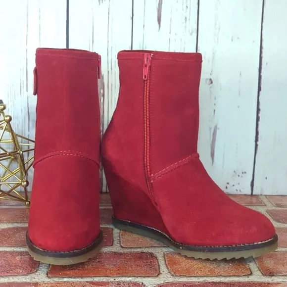 Sketchers SKCH   3 Short Red Suede Wedge Ankle Boot Booties Women's 5.5