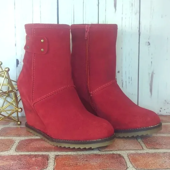 Sketchers SKCH   3 Short Red Suede Wedge Ankle Boot Booties Women's 5.5