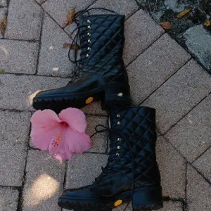 Sleek Black Combat Boots with Quilted Design and Sturdy Sole.EUC.Vintage