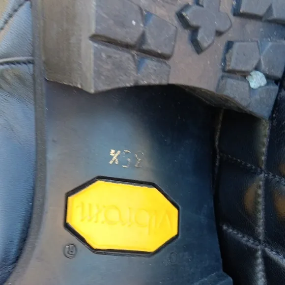 Sleek Black Combat Boots with Quilted Design and Sturdy Sole.EUC.Vintage