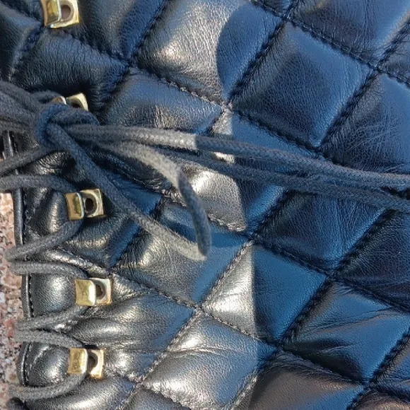 Sleek Black Combat Boots with Quilted Design and Sturdy Sole.EUC.Vintage
