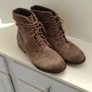 S.Oliver Lace up Destressed Ankle Combat Boots German Made Booties Sz 39
