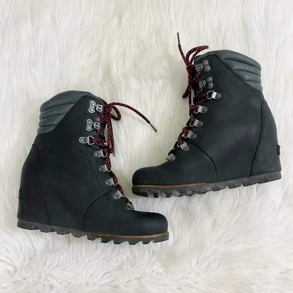 Sorel Black Oiled Leather Conquest Wedge Boots Lace Up Round Toe Women's Size 7