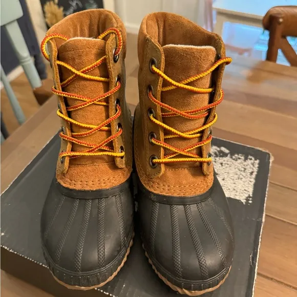 Sorel Cheyanne lace up boots