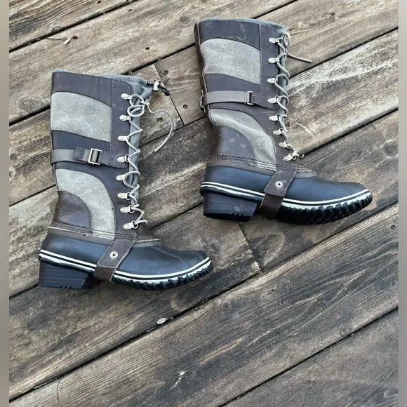 Sorel Conquest Carly Boots featured in The Hunter Games!  Forest Green Size 8