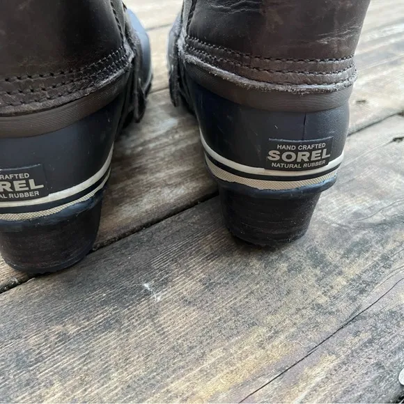 Sorel Conquest Carly Boots featured in The Hunter Games!  Forest Green Size 8