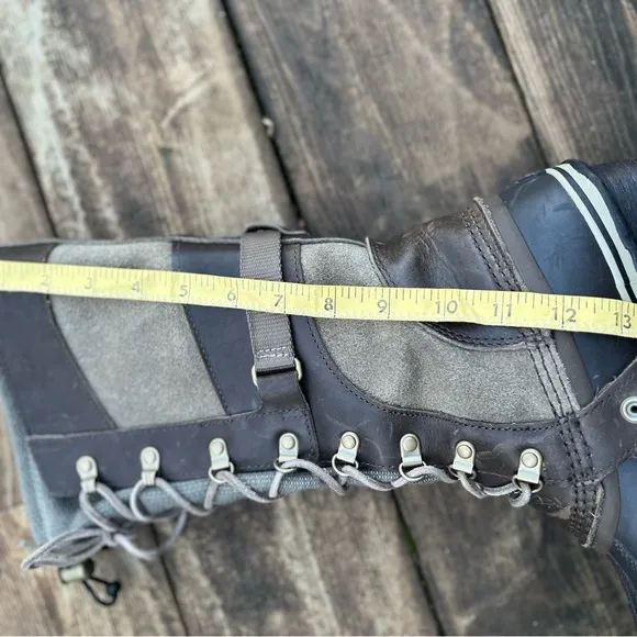 Sorel Conquest Carly Boots featured in The Hunter Games!  Forest Green Size 8